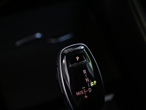 2018sDrive 25i MԽҰb V п؅^(q)