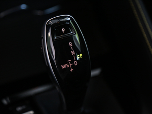 2018sDrive 25i MԽҰb V п؅^(q)