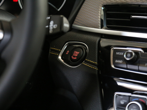 2018sDrive 25i MԽҰb V п؅^