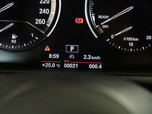 2018sDrive 25i MԽҰb V п؅^