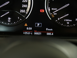 2018sDrive 25i MԽҰb V п؅^