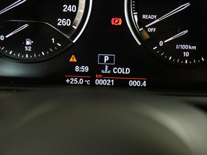 2018sDrive 25i MԽҰb V п؅^