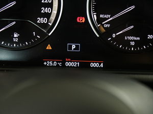 2018sDrive 25i MԽҰb V п؅^