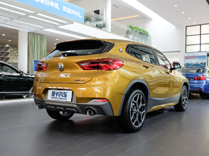 2018sDrive 25i AMԽҰb V w^