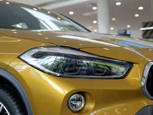 2018sDrive 25i AMԽҰb V ^