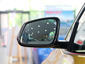 2018sDrive 25i AMԽҰb V ^