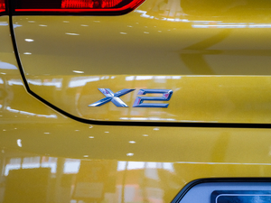 2018sDrive 25i AMԽҰb V ^