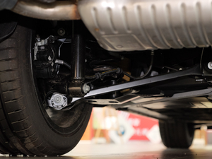 2018sDrive 25i AMԽҰb V ^