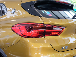 2018sDrive 25i AMԽҰb V ^