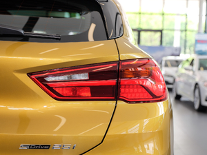 2018sDrive 25i AMԽҰb V β