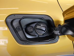 2018sDrive 25i AMԽҰb V ^