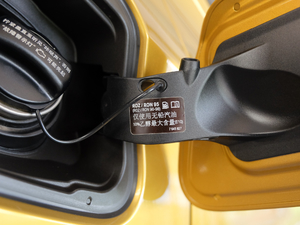 2018sDrive 25i AMԽҰb V ^