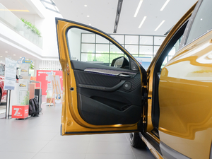 2018sDrive 25i AMԽҰb V {λ܇T