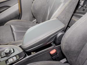 2018sDrive 25i AMԽҰb V 