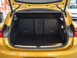 2018sDrive 25i AMԽҰb V g