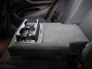 2018sDrive 25i AMԽҰb V g