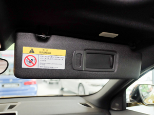 2018sDrive 25i AMԽҰb V g