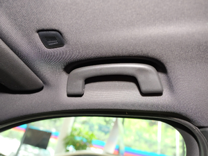 2018sDrive 25i AMԽҰb V g