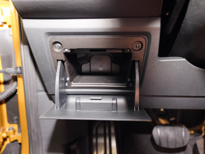 2018sDrive 25i AMԽҰb V g