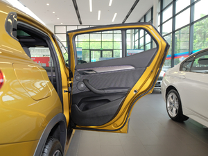 2018sDrive 25i AMԽҰb V g