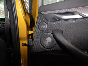 2018sDrive 25i AMԽҰb V g