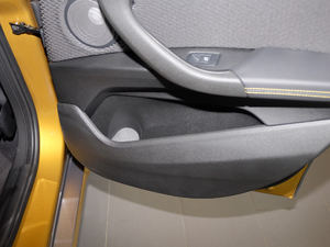 2018sDrive 25i AMԽҰb V g