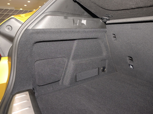 2018sDrive 25i AMԽҰb V g