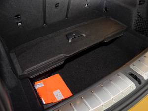 2018sDrive 25i AMԽҰb V g