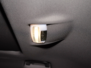 2018sDrive 25i AMԽҰb V g