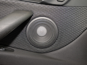 2018sDrive 25i AMԽҰb V g