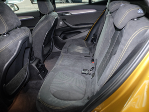 2018sDrive 25i AMԽҰb V g