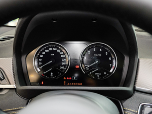 2018sDrive 25i AMԽҰb V x