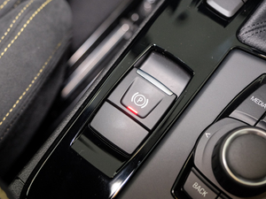 2018sDrive 25i AMԽҰb V v܇Ƅ