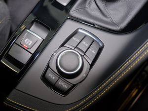 2018sDrive 25i AMԽҰb V п؅^