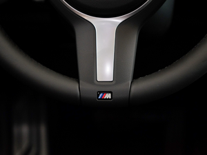 2018sDrive 25i AMԽҰb V п؅^