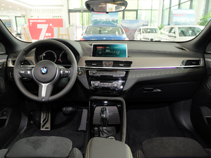 2018sDrive 25i AMԽҰb V п؅^