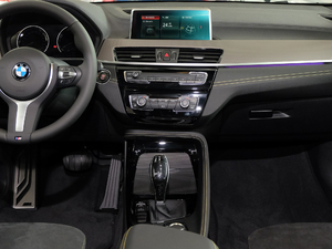 2018sDrive 25i AMԽҰb V п_