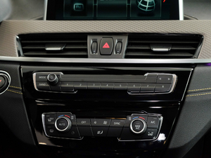 2018sDrive 25i AMԽҰb V {