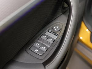 2018sDrive 25i AMԽҰb V {܇ƅ^	