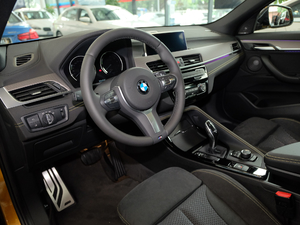 2018sDrive 25i AMԽҰb V п؅^