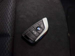 2018sDrive 25i AMԽҰb V ܇耳