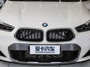 2018sDrive 25i AMԽҰb V ^