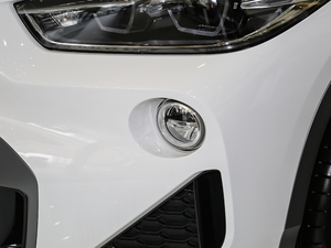 2018sDrive 25i AMԽҰb V ^