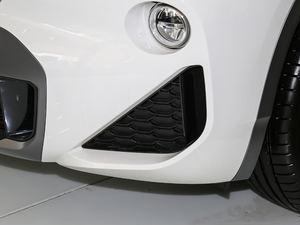 2018sDrive 25i AMԽҰb V ^