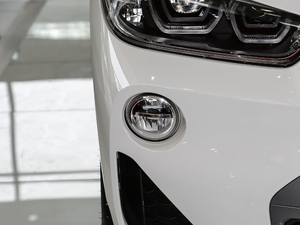 2018sDrive 25i AMԽҰb V ^