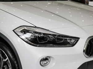 2018sDrive 25i AMԽҰb V ^