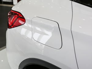 2018sDrive 25i AMԽҰb V ^