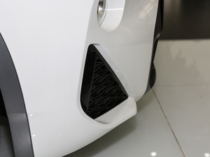 2018sDrive 25i AMԽҰb V ^