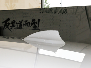 2018sDrive 25i AMԽҰb V ^