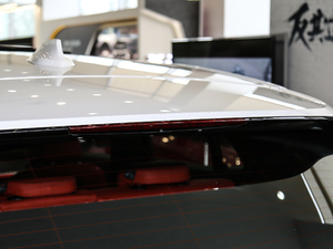 2018sDrive 25i AMԽҰb V ^